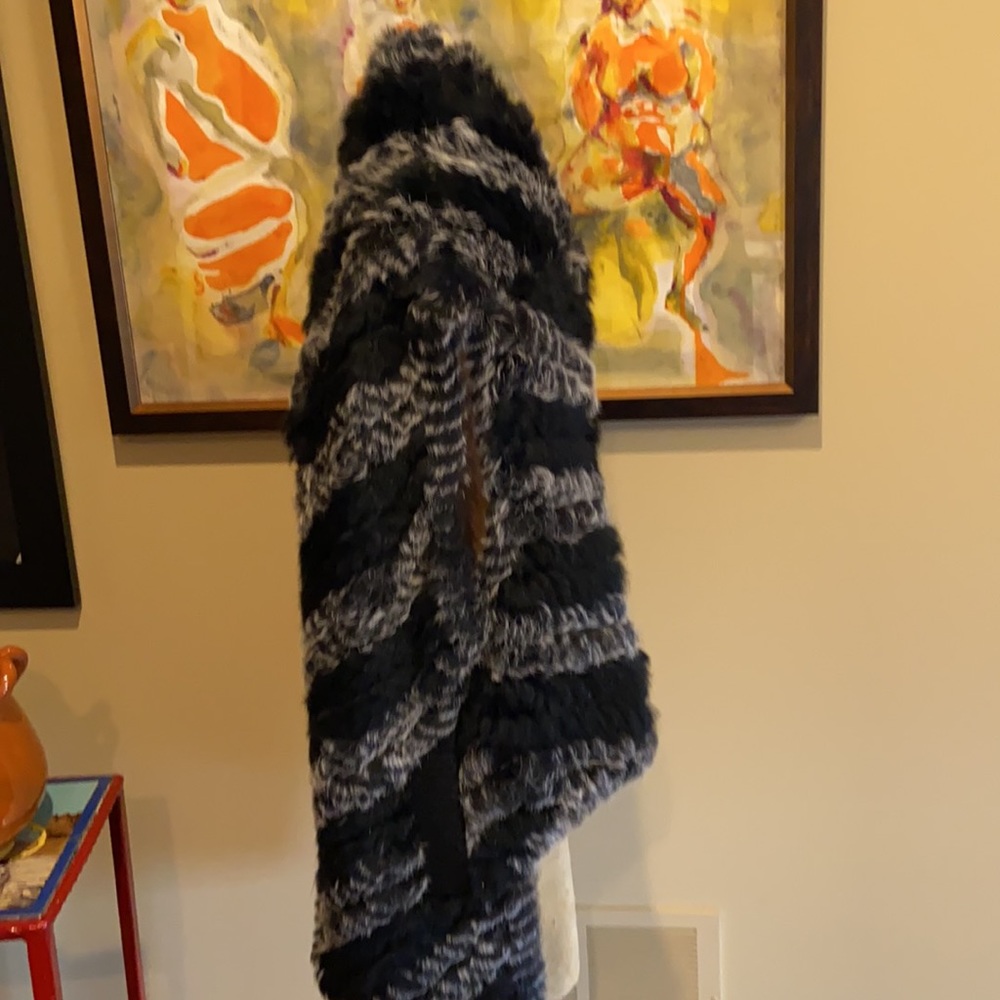 Marc by Marc Jacobs fur vest - Picture 5 of 7